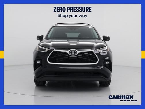 Black 2022 Toyota Highlander XLE