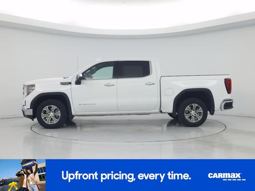 White 2024 GMC Sierra 1500 SLT