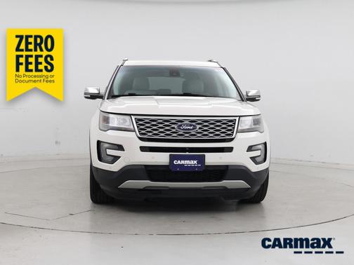 White 2017 Ford Explorer Platinum