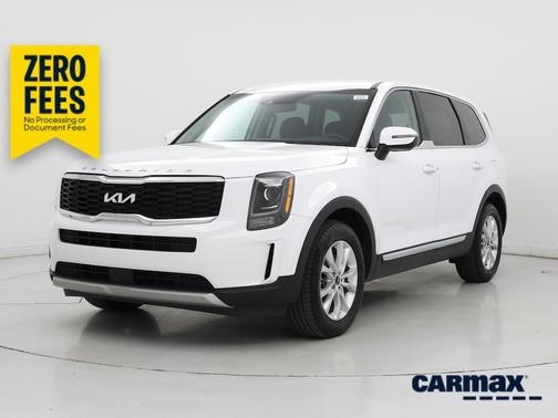 White 2022 Kia Telluride LX