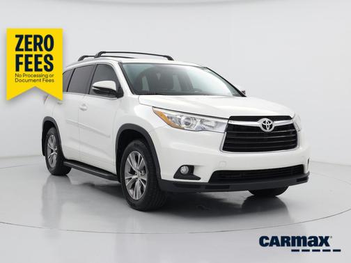 White 2015 Toyota Highlander XLE