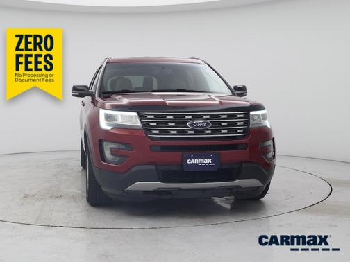 Red 2016 Ford Explorer XLT