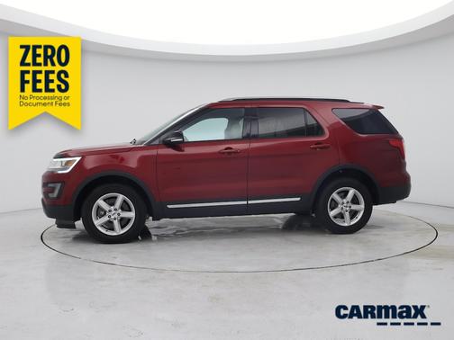 Red 2016 Ford Explorer XLT