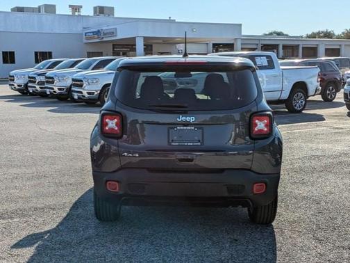 2023 Jeep Renegade Latitude 4x4