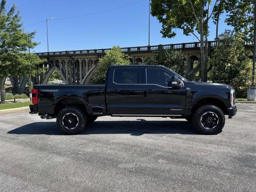 AGATE BLACK 2026 Ford F-250 SUPER DUTY