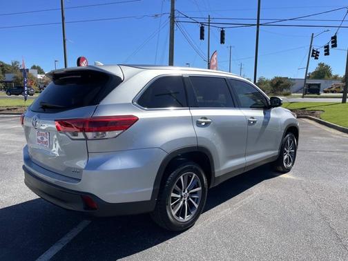2019 Toyota Highlander SPORT