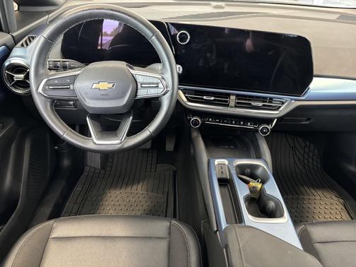 Summit White 2025 Chevrolet Equinox EV LT