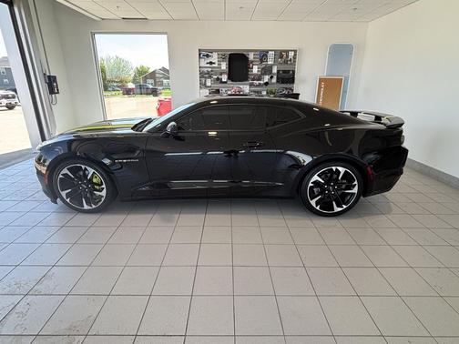 Black 2022 Chevrolet Camaro 2LT