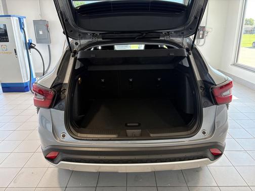 Sterling Gray Metallic 2026 Chevrolet Trax LT