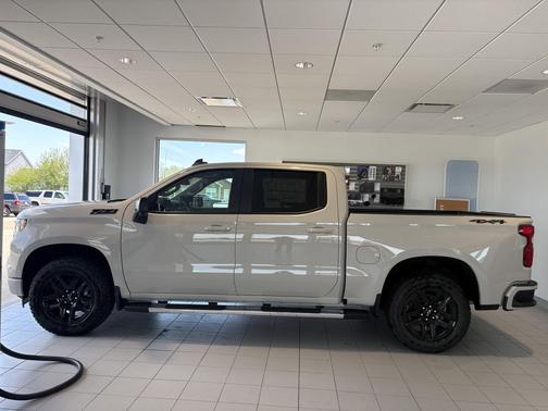 White Sands 2026 Chevrolet Silverado 1500 RST