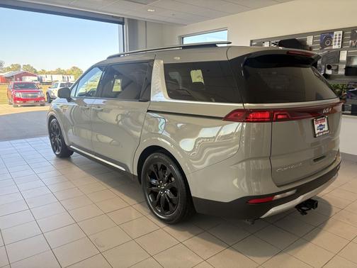 2022 Kia Carnival SX