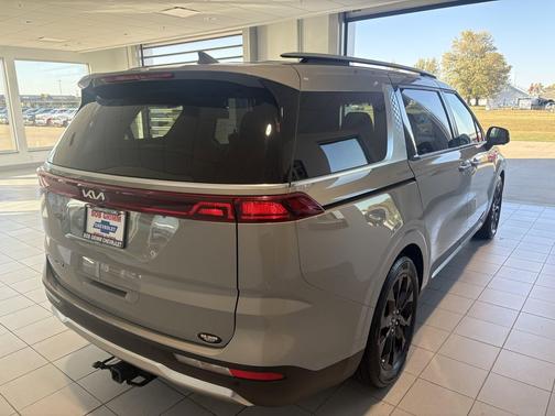 2022 Kia Carnival SX