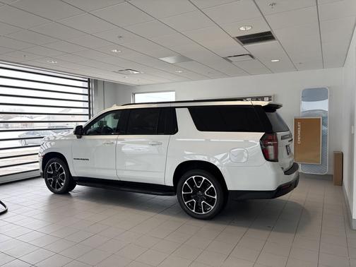 2022 Chevrolet Suburban RST