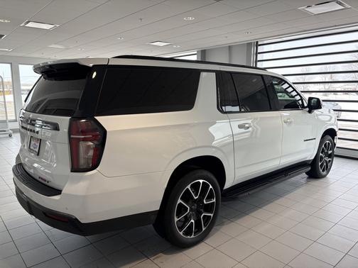 2022 Chevrolet Suburban RST