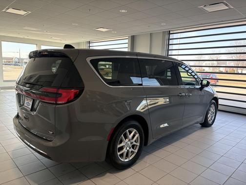 2025 Chrysler Pacifica L