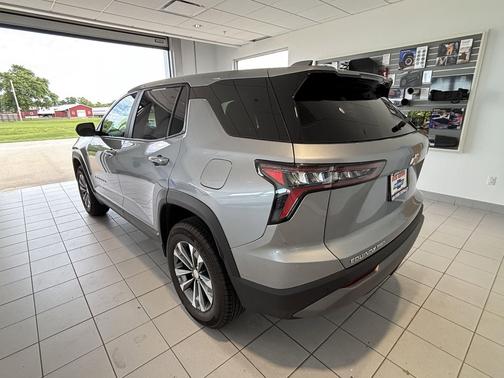 Sterling Gray Metallic 2026 Chevrolet Equinox 1LT