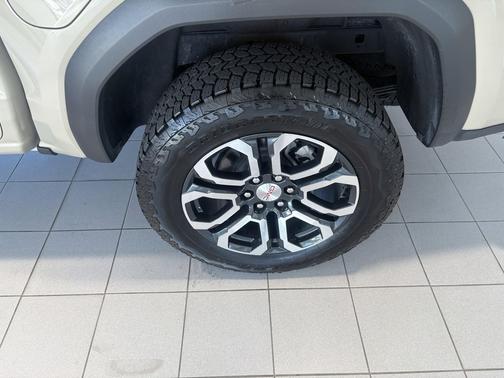 2023 GMC Canyon AT4