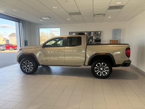 2023 GMC Canyon AT4