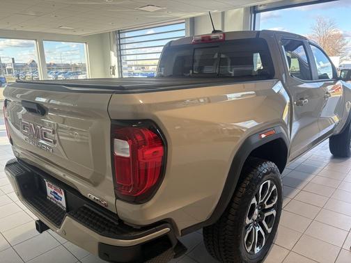 2023 GMC Canyon AT4
