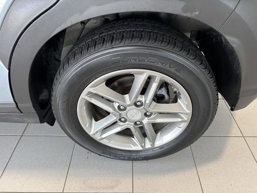 Sonic Silver 2020 Hyundai KONA SE
