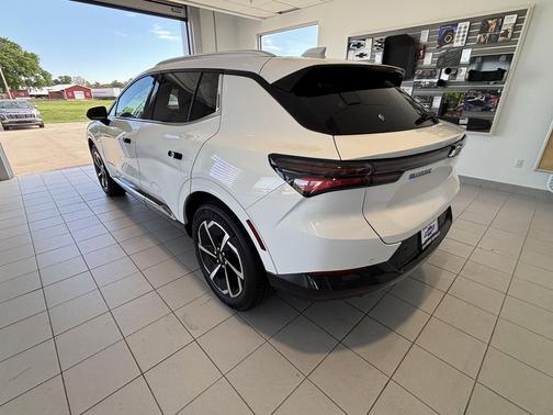 Summit White 2025 Chevrolet Equinox EV LT