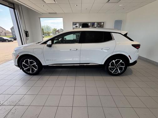 Summit White 2025 Chevrolet Equinox EV LT