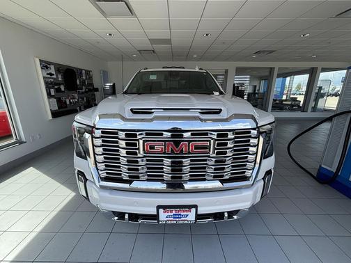 White Frost Tricoat 2024 GMC Sierra 2500 Denali