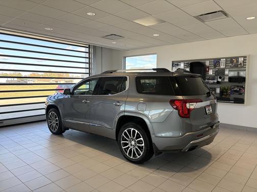 2022 GMC Acadia Denali