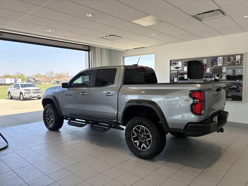 Sterling Gray Metallic 2024 Chevrolet Colorado ZR2