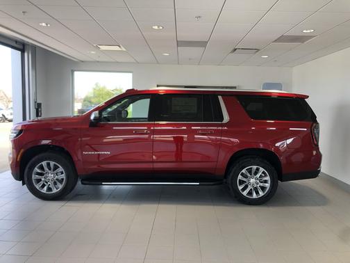 2025 Chevrolet Suburban Premier