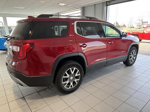2023 GMC Acadia AWD SLT
