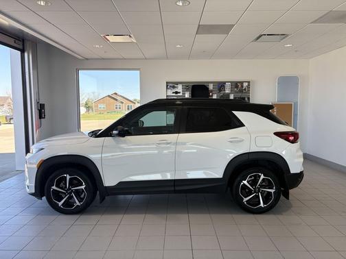 Summit White 2022 Chevrolet Trailblazer RS