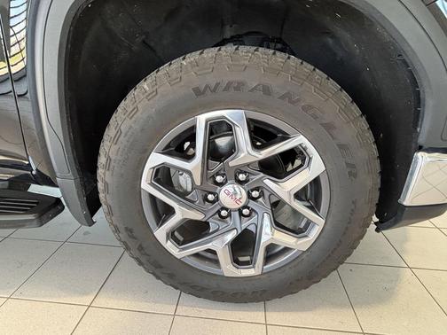 Onyx Black 2025 GMC Sierra 1500 SLT