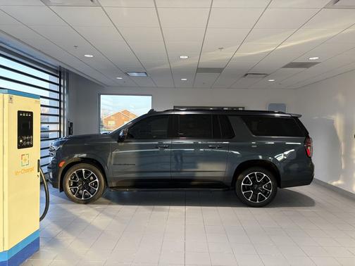 2021 Chevrolet Suburban RST