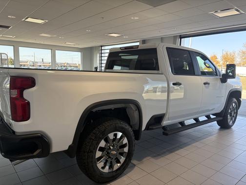 2026 Chevrolet Silverado 2500 Custom