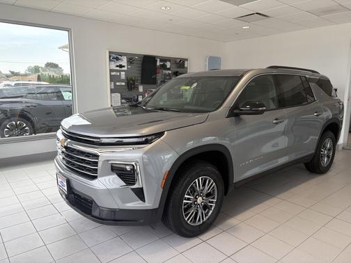 2025 Chevrolet Traverse LT