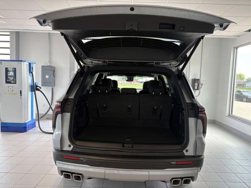 Sterling Gray Metallic 2026 Chevrolet Traverse LT
