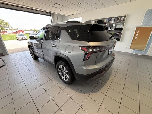 Sterling Gray Metallic 2025 Chevrolet Equinox 1LT