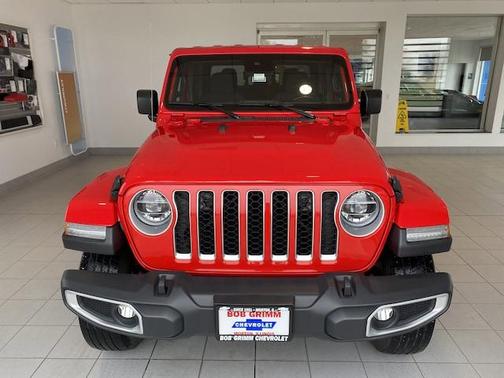 Photo 3 of 35 of 2020 Jeep Gladiator Overland