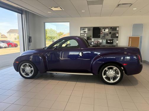 2004 Chevrolet SSR LS