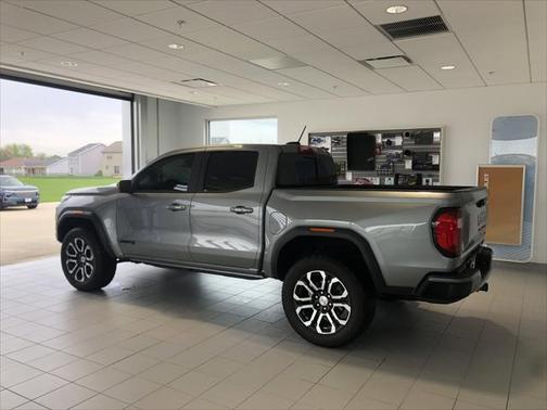 2023 GMC Canyon Base