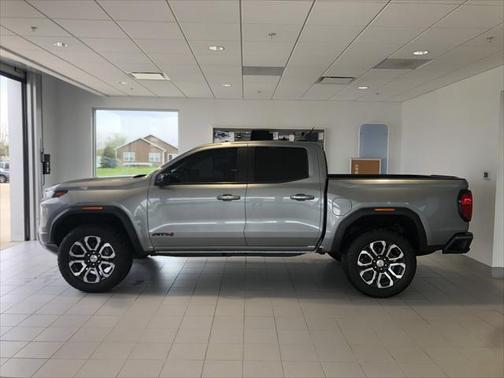 2023 GMC Canyon Base