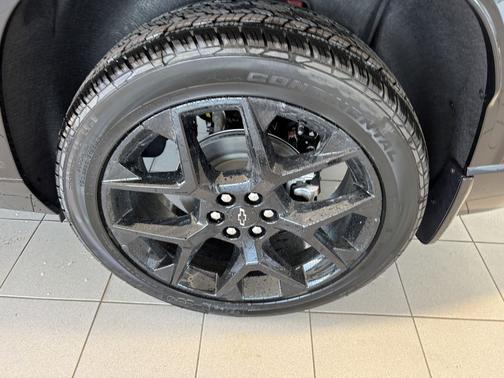 Radiant Red Tintcoat 2026 Chevrolet Traverse RS