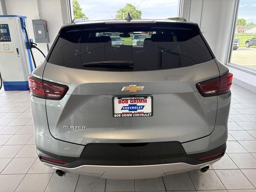 Sterling Gray Metallic 2025 Chevrolet Blazer 2LT