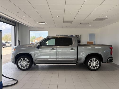 Sterling Gray Metallic 2025 Chevrolet Silverado 1500 High Country