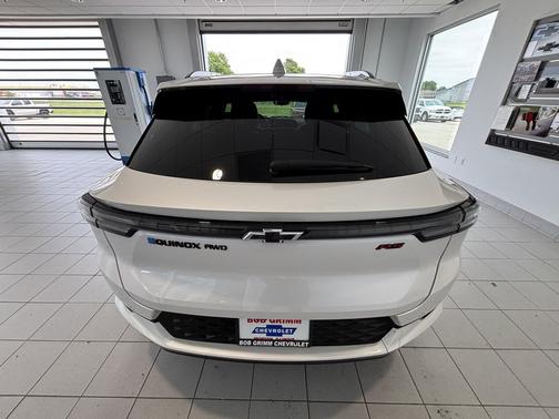 Iridescent Pearl Tricoat 2025 Chevrolet Equinox EV RS