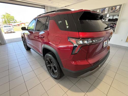 Radiant Red Tintcoat 2026 Chevrolet Equinox 1LT