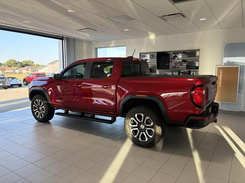 2024 GMC Canyon AT4