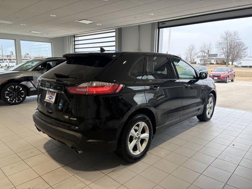 2020 Ford Edge SE