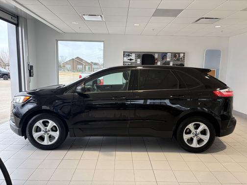 2020 Ford Edge SE